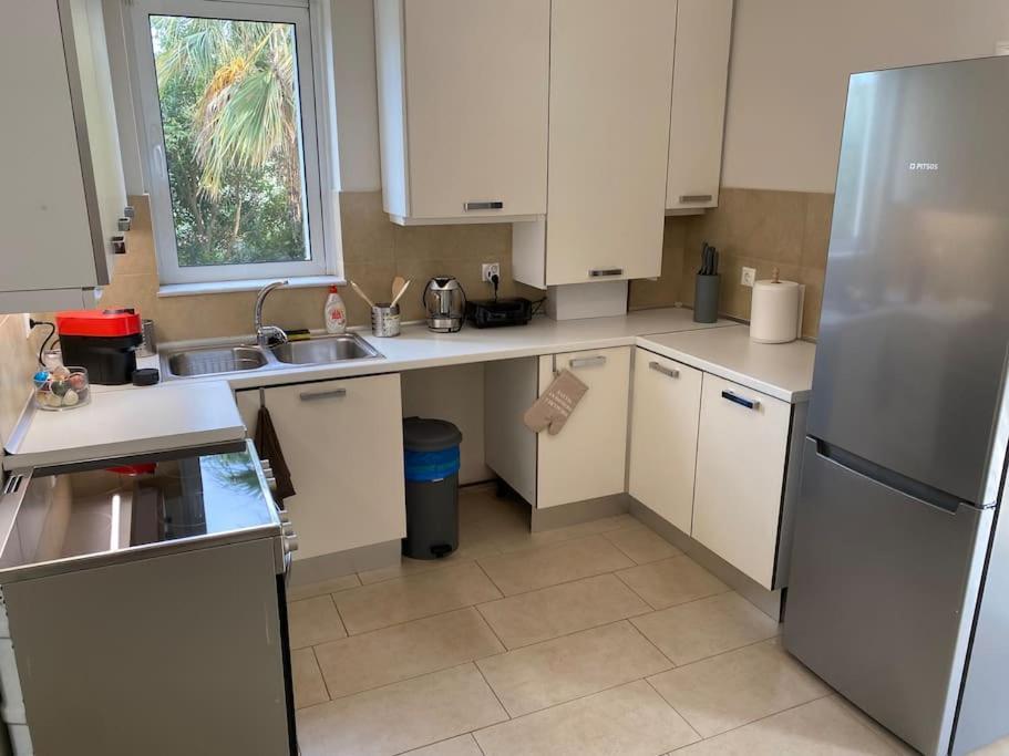 Classy 3Br With 2 Bathrooms Apartment In Marousi أثينا المظهر الخارجي الصورة