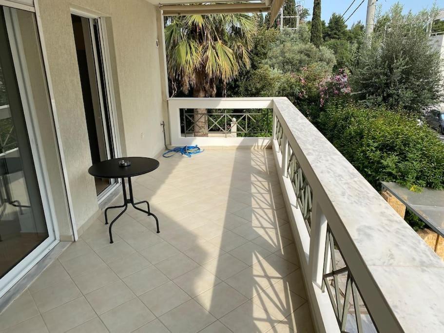 Classy 3Br With 2 Bathrooms Apartment In Marousi أثينا المظهر الخارجي الصورة