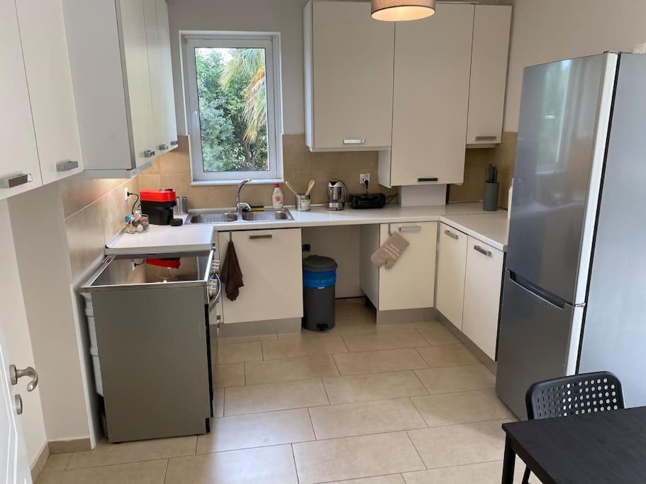 Classy 3Br With 2 Bathrooms Apartment In Marousi أثينا المظهر الخارجي الصورة